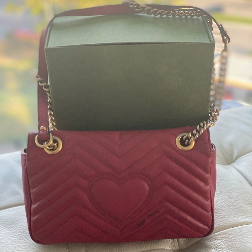 100% Authentic- Gucci GG Marmont Shoulder Bag – Red – Medium- Fair Condition - Picture 3 of 6